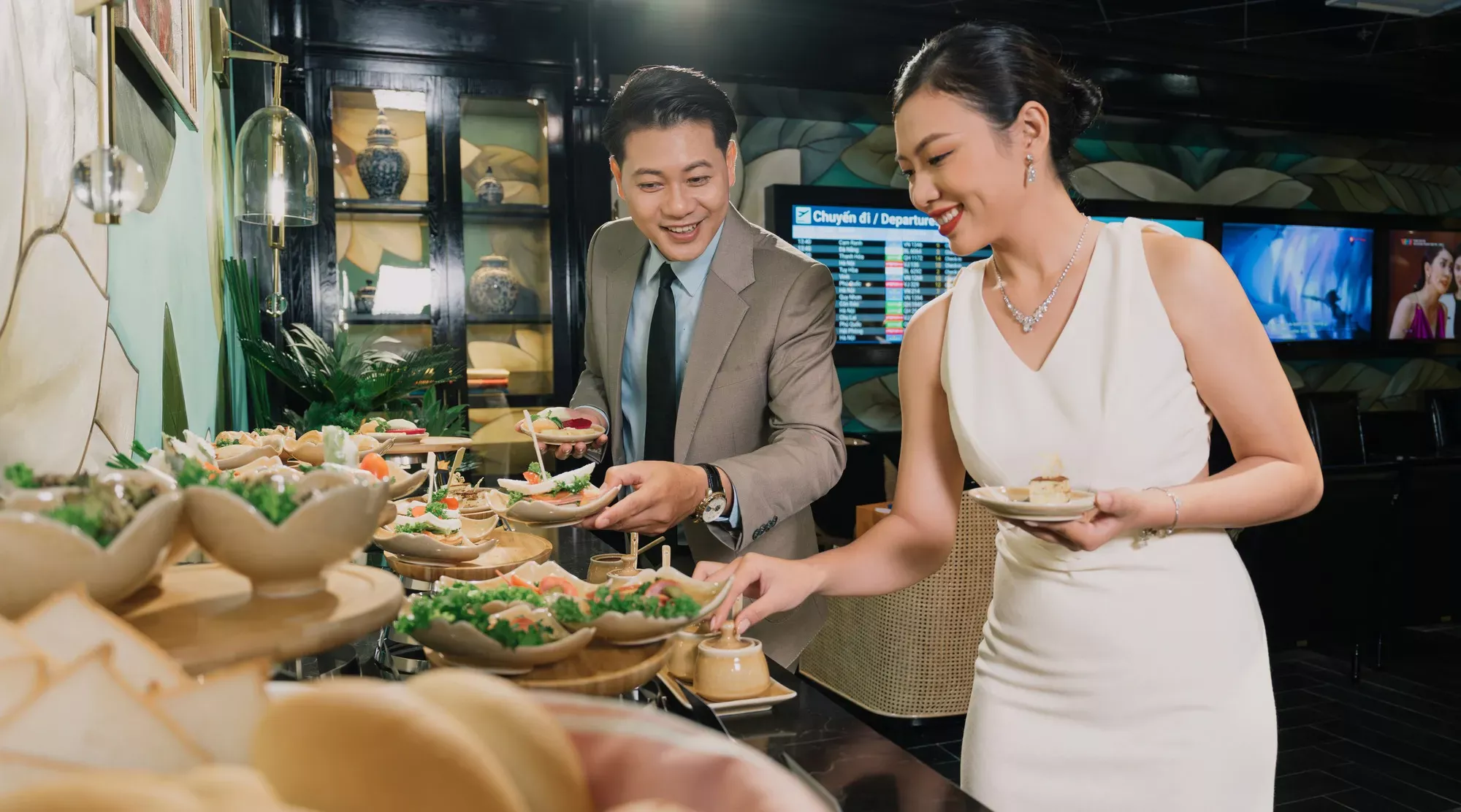 Với Sasco, phòng chờ không chỉ là nơi dừng chân của hành khách, mà còn là nơi để trưng bày những tuyệt tác ẩm thực, đưa đến cho hành khách những món ăn ngon, thư thái khi chờ chuyến bay.
