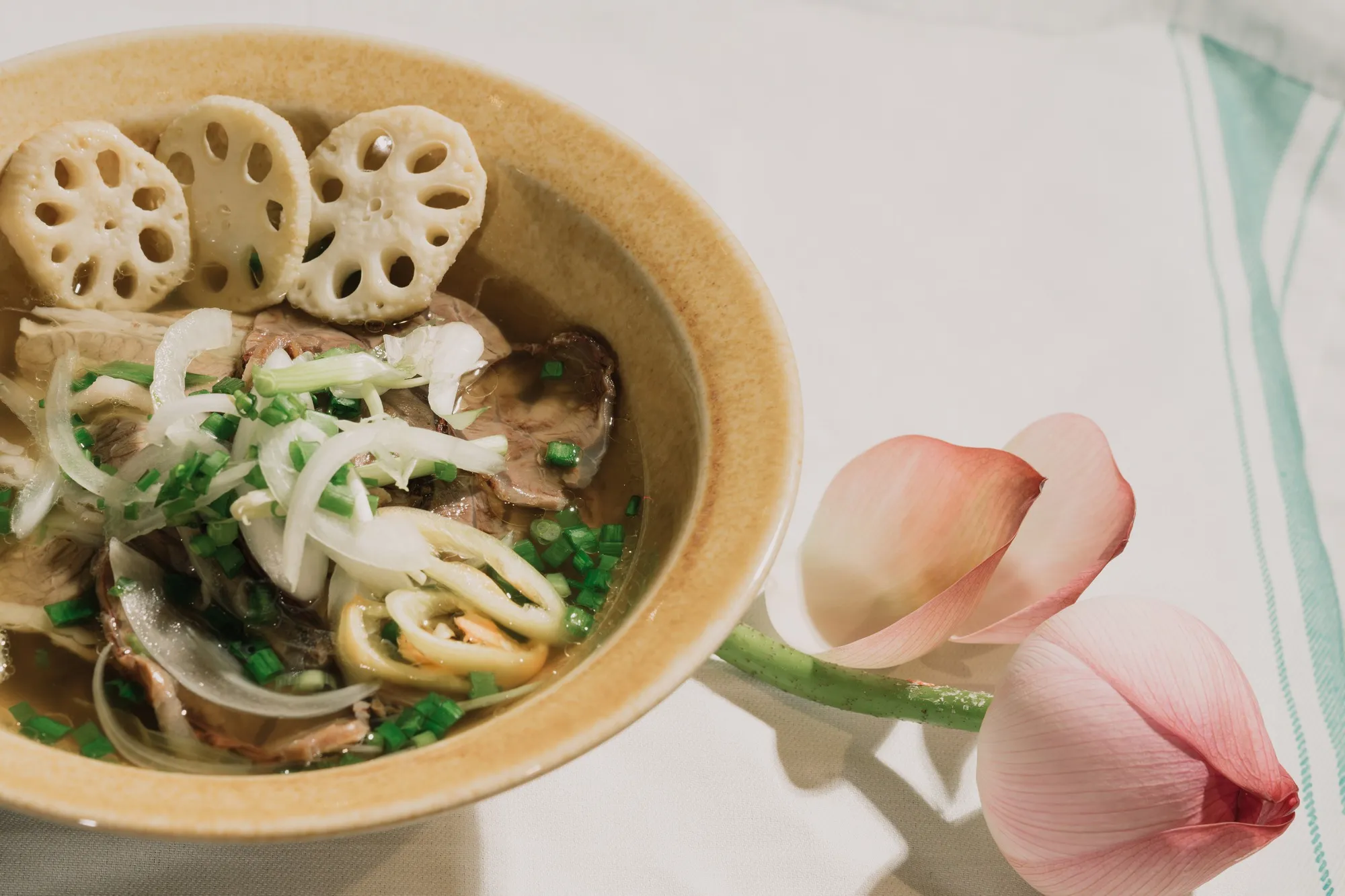 Phở Sen Sasco một món ăn đặc biệt đã từng chinh phục những người sành phở.