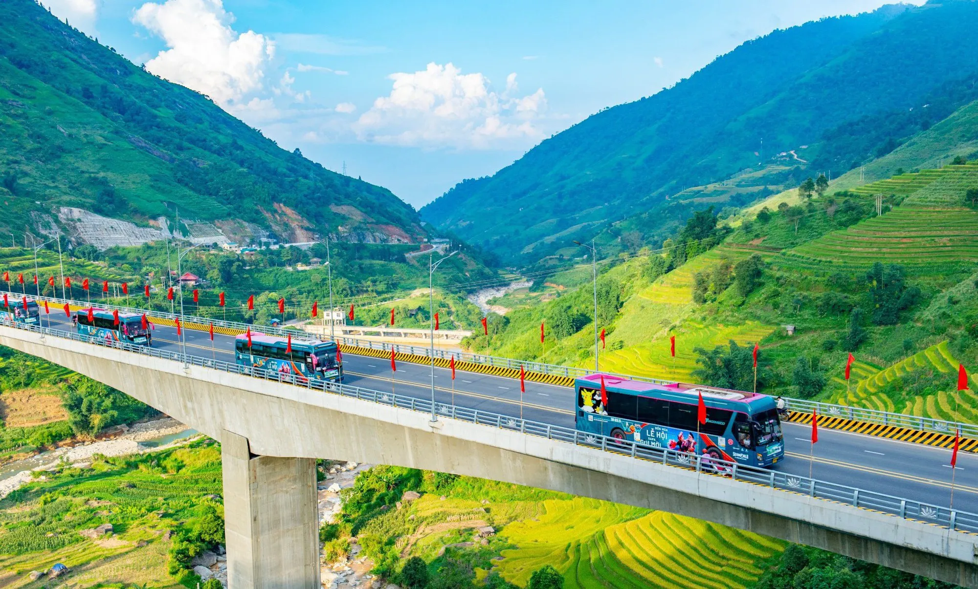 Chính thức thông toàn tuyến đường nối và cầu cạn cao nhất Việt Nam