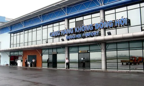 Dự án xây dựng nhà ga hành khách T2 và mở rộng sân đỗ máy bay Cảng Hàng không Đồng Hới giúp nâng công suất khai thác cảng đạt 3 triệu hành khách/năm.