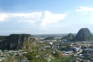 Phố lồng đèn Sài Gòn đông nghịt trước Trung Thu