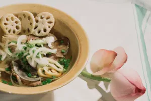 Đến Tân Sơn Nhất được thưởng thức phở Sen Sasco