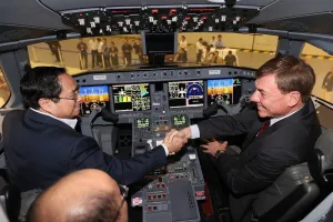 Thủ tướng đề nghị Tập đoàn hàng không vũ trụ Embraer mở rộng hoạt động tại Việt Nam