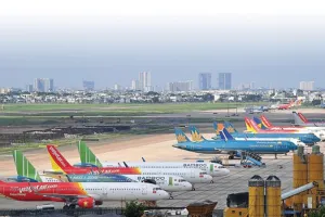 Nhọc nhằn 'bay để giữ chỗ'