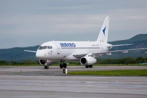 Đội tàu bay Sukhoi Superjet 100 của Nga đối mặt với các vấn đề về bảo dưỡng và sửa chữa